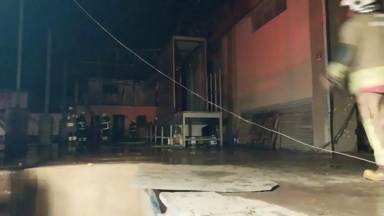 Hatay’da Fabrika Alev Alev Yandı: Bir İşçi Hayatını Kaybetti! 5